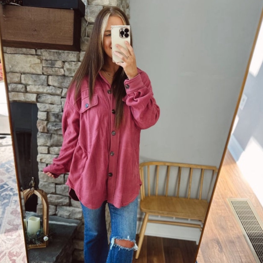 La Mial shacket in berry
